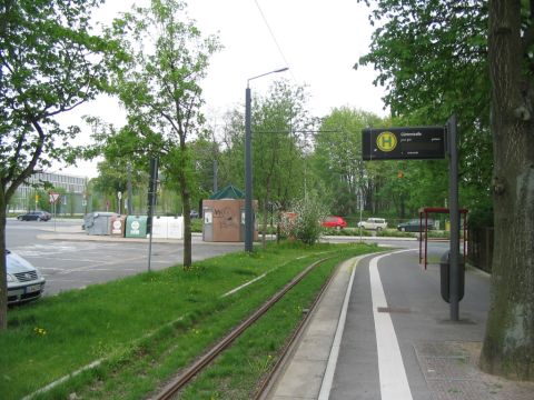 Einfahrt zur Fabrik