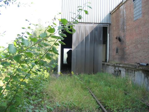 Halle Firma Winter in Laubach