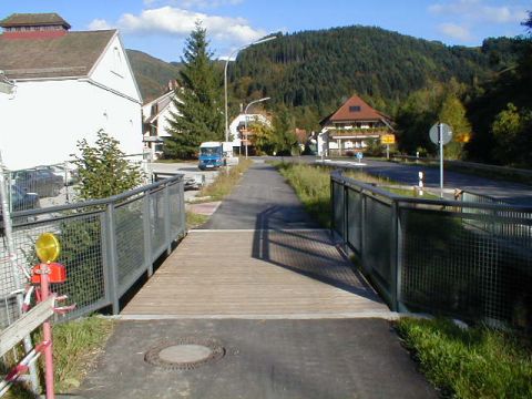 Brcke ber einen Werkkanal