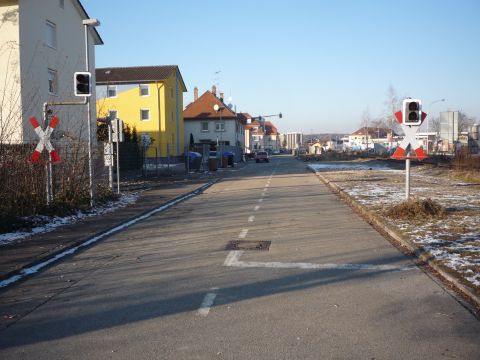 Bahn�bergang �ber die Friedrich-Hecker-Stra�e