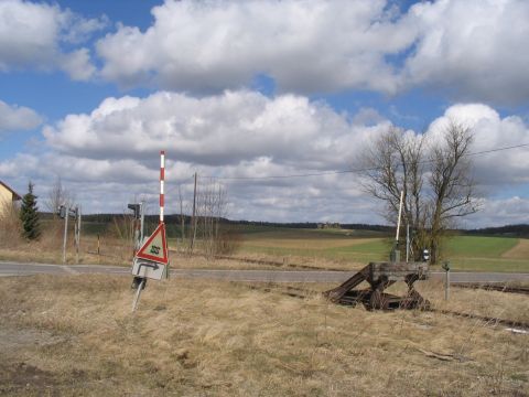 Bahnbergang vor dem Bahnhof Hokirch-Knigsegg