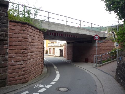 Brcke ber die Friedrich-Ebert-Strae