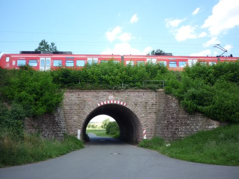 Brcke ber die Sattelbachstrae