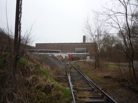 Einfahrt ins Kraftwerksgelnde