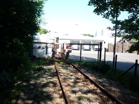 Einfahrt zur Firma Schill und Seilacher