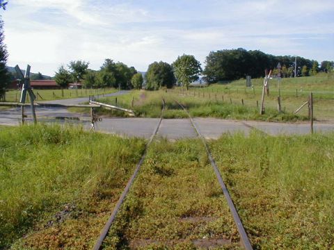 Bahnbergang ber die Zufahrtsstrae zum Eichhof