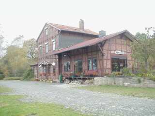 Bahnhofsgebäude