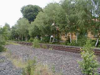 Bahnhofsgebäude von der Gleisseite