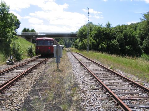 Einfahrt in den Bahnhof Oberheutal