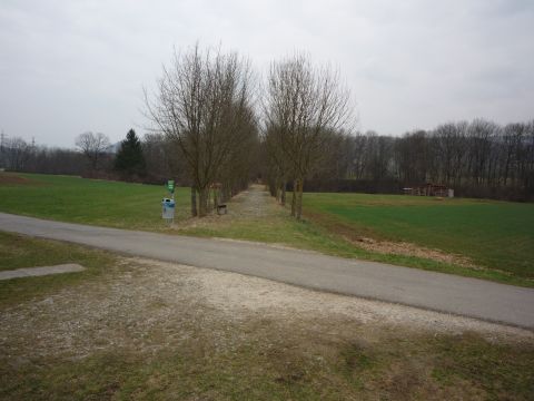 Bahnbergang ber eine Zufahrtsstrae nach Gomaringen