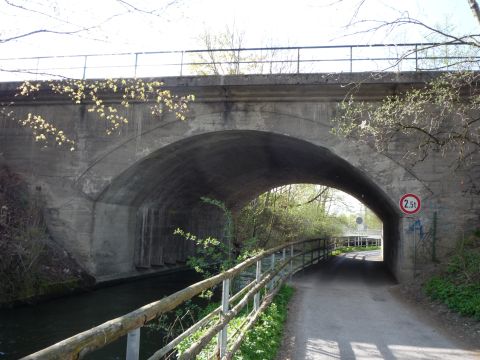 Br�cke �ber einen Kanal der Wertach