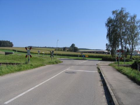 Bahnbergang in Margertshausen